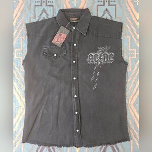 Sleeveless Back‎ In Black Shirt